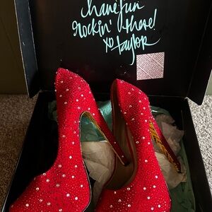 Taylor Says Lookie - Elegant Red Crystal-Embellished Heels